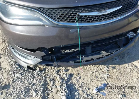 2015 Chrysler 200 Limited z USA, uszkodzony, nr VIN 1C3CCCAB2FN571236